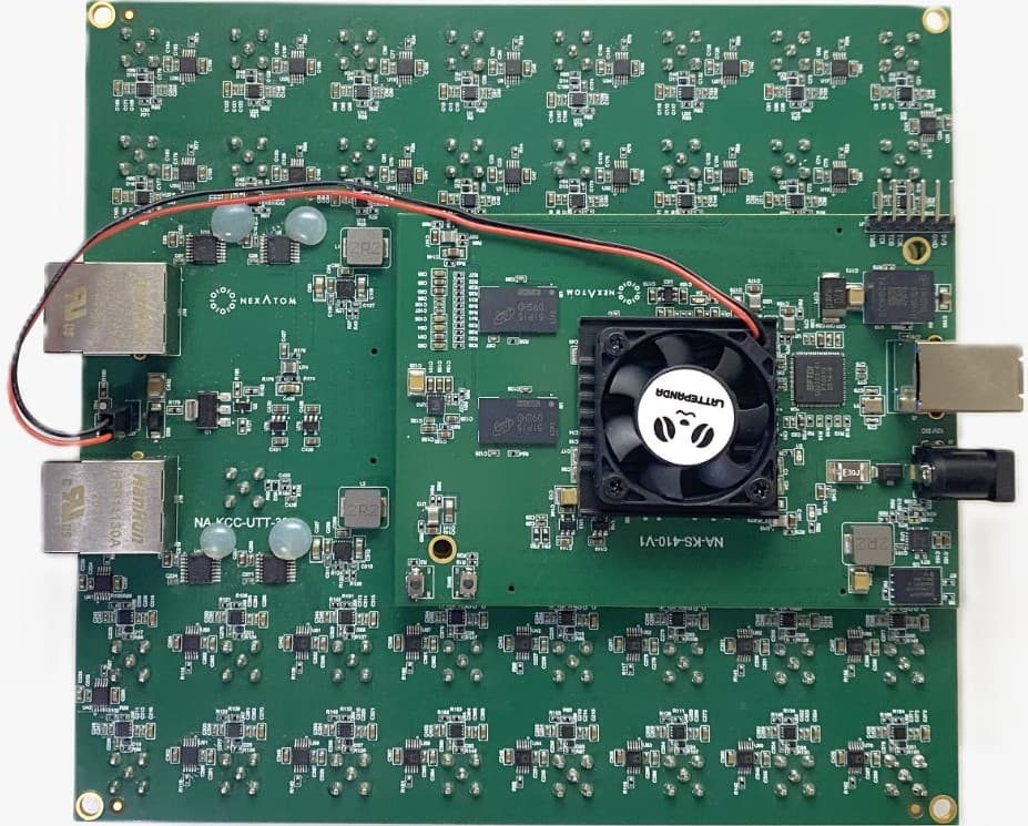 NexAtom 32-channel time tagger board, component side