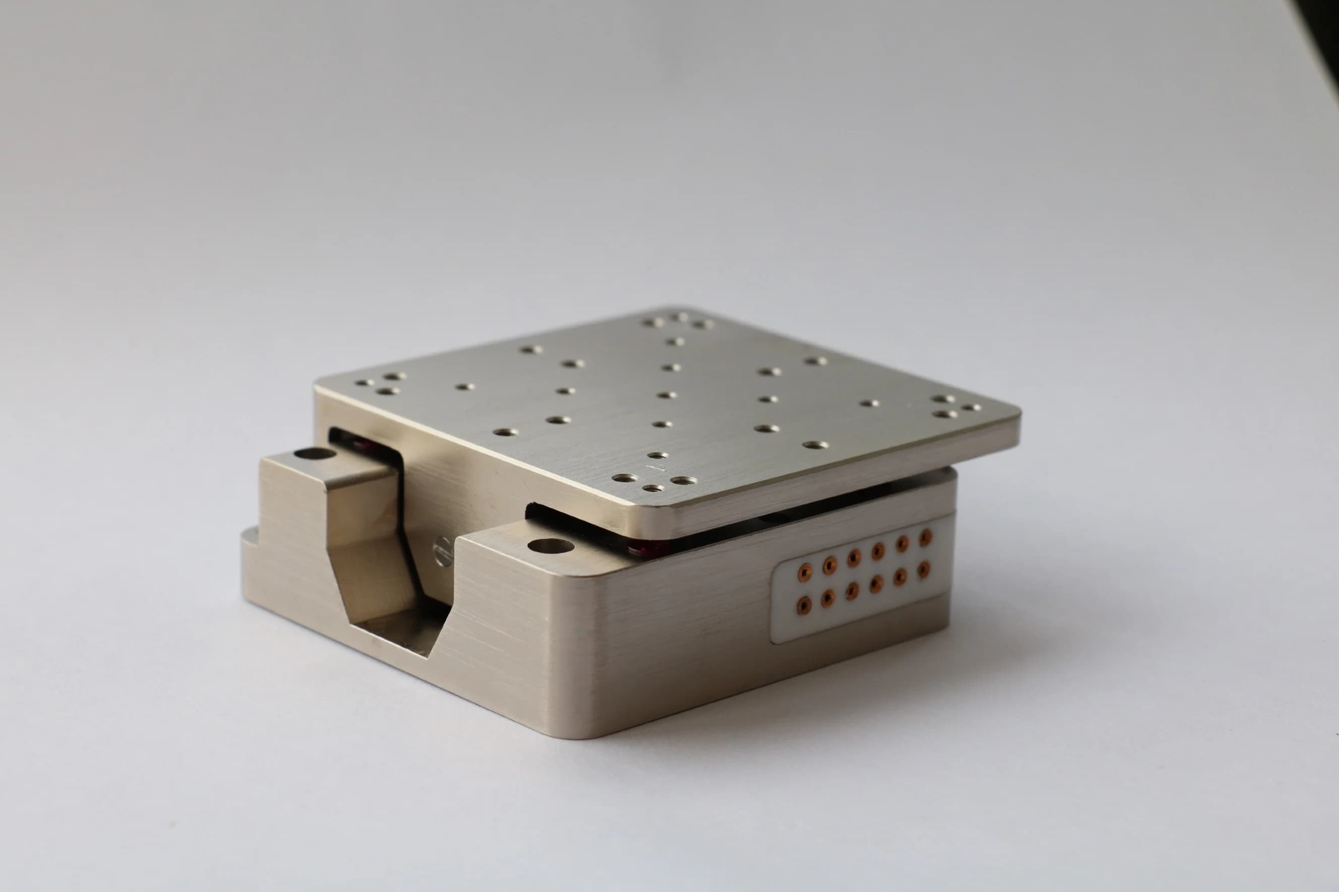Cryogenic Piezo Stages