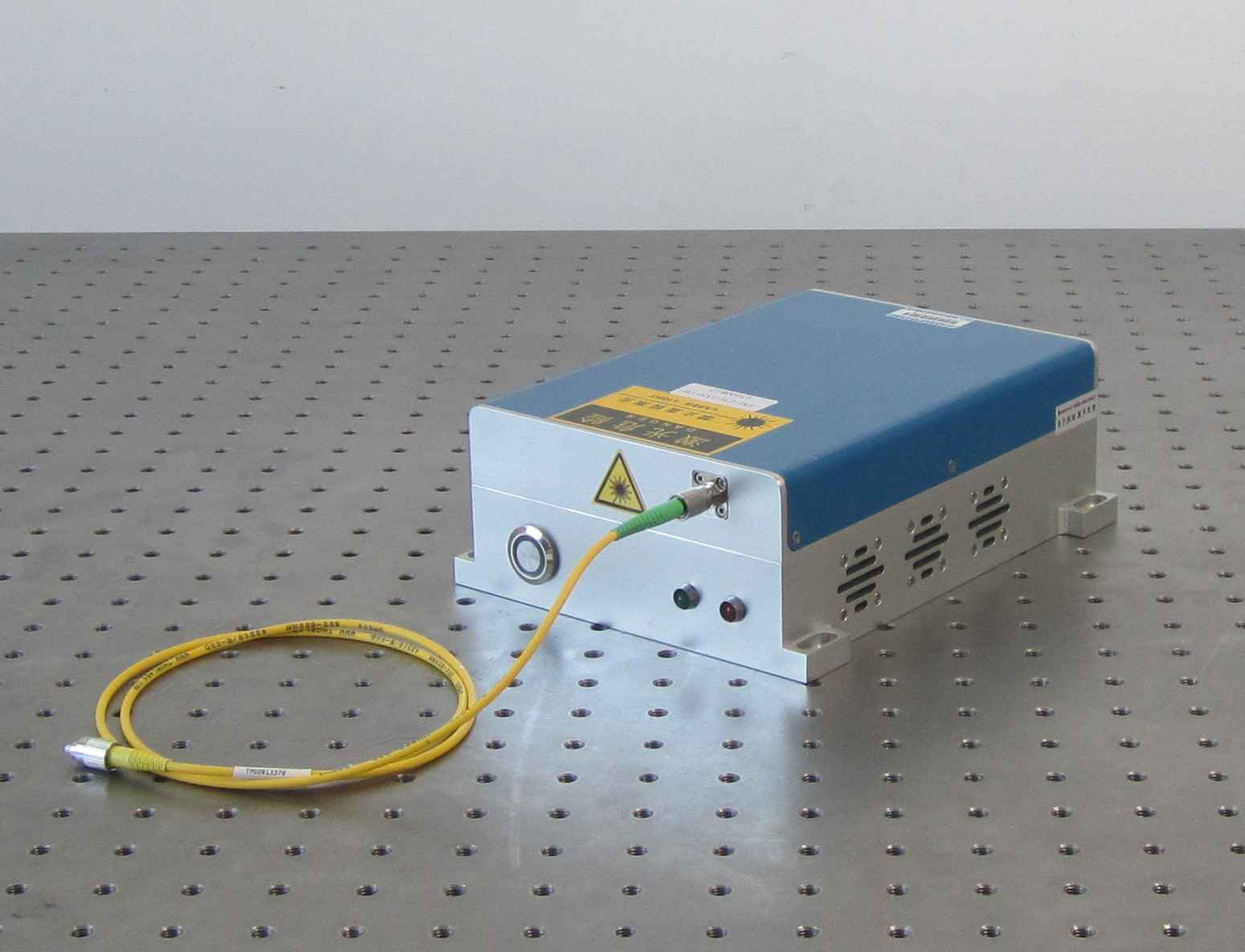 Femtosecond laser source